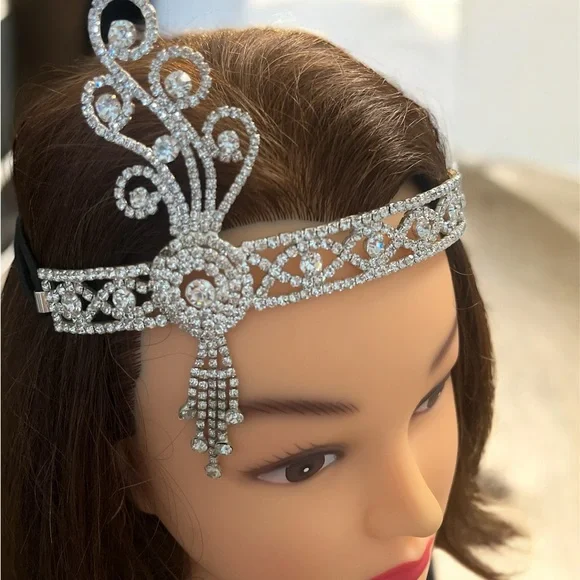 Elegant Silver Rhinestone Headband - Picture 3 of 3